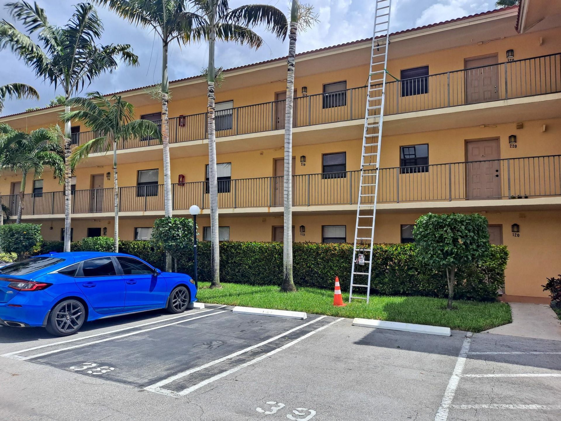 11441 NW 39 Court, Unit 320-3, Coral Springs, FL 33065 Photo