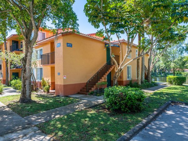 10717 Cleary Boulevard, Unit 211, Plantation, FL 33324