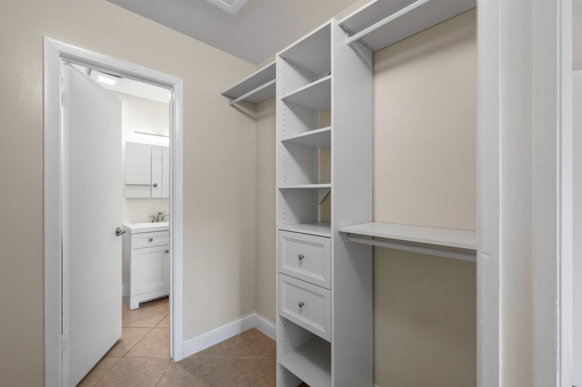 10717 Cleary Boulevard, Unit 211, Plantation, FL 33324 Photo