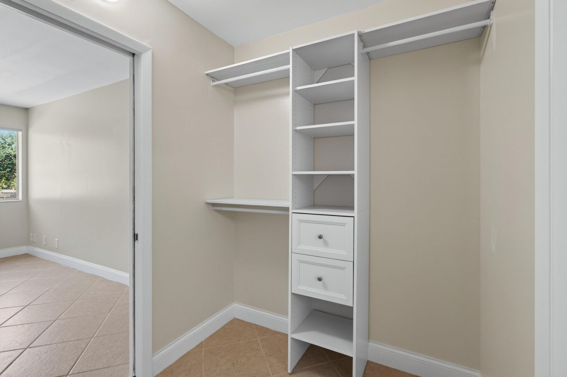 10717 Cleary Boulevard, Unit 211, Plantation, FL 33324 Photo