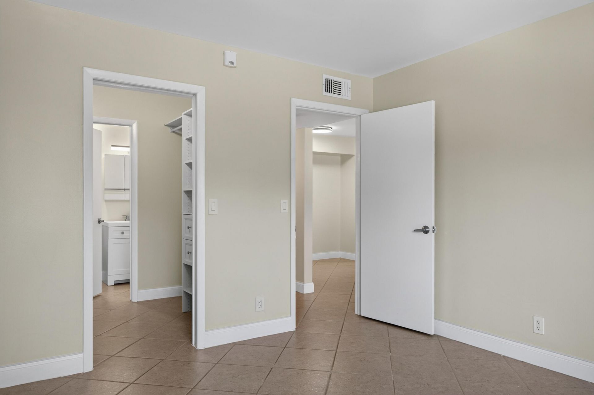 10717 Cleary Boulevard, Unit 211, Plantation, FL 33324 Photo