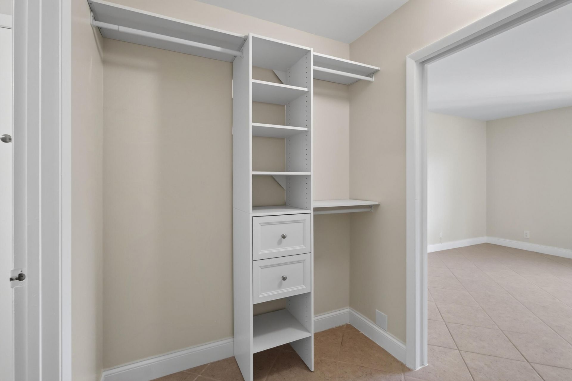 10717 Cleary Boulevard, Unit 211, Plantation, FL 33324 Photo