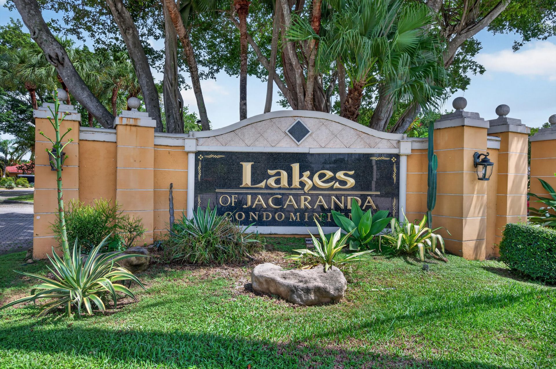 10717 Cleary Boulevard, Unit 211, Plantation, FL 33324 Photo
