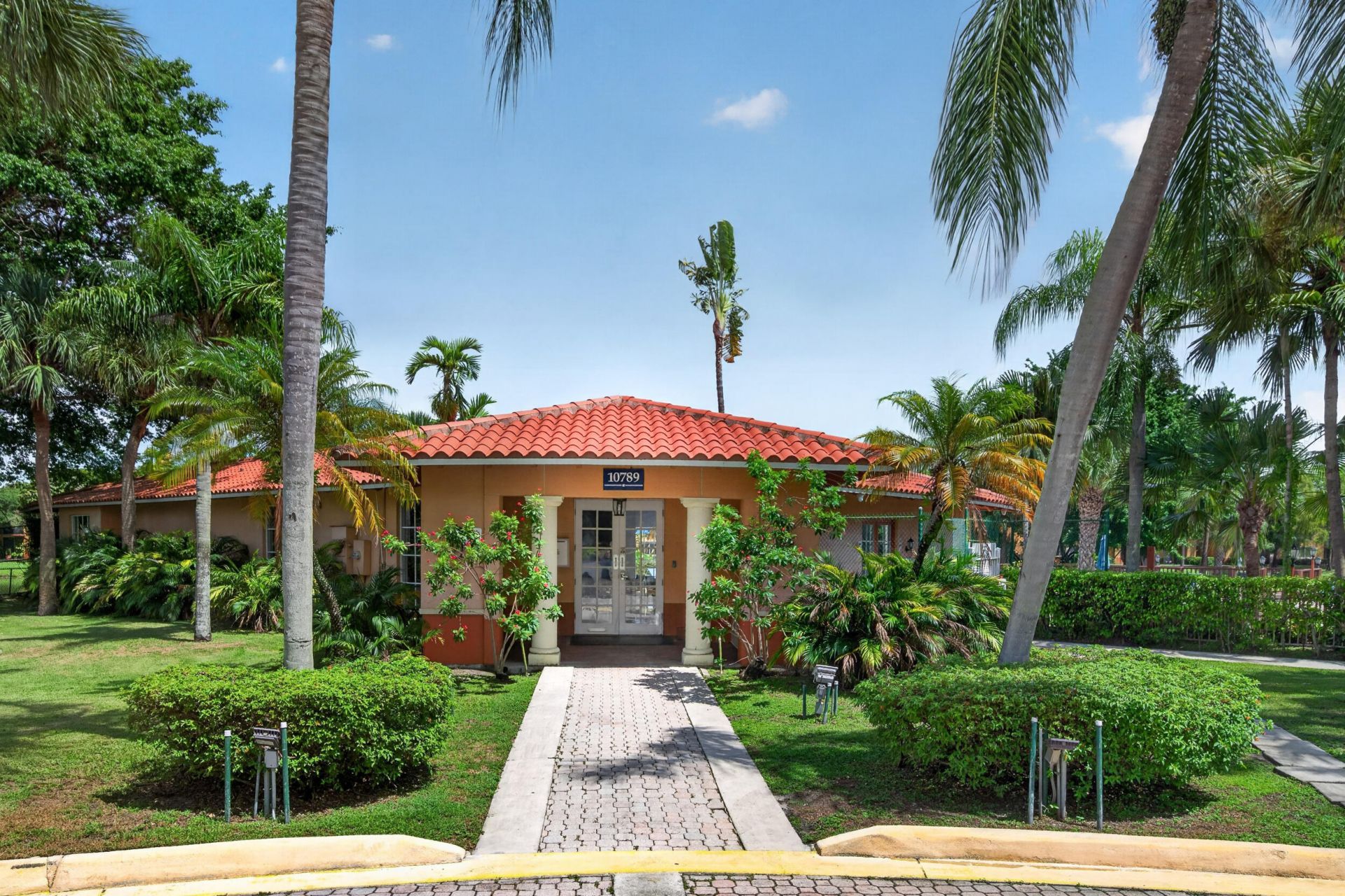 10717 Cleary Boulevard, Unit 211, Plantation, FL 33324 Photo