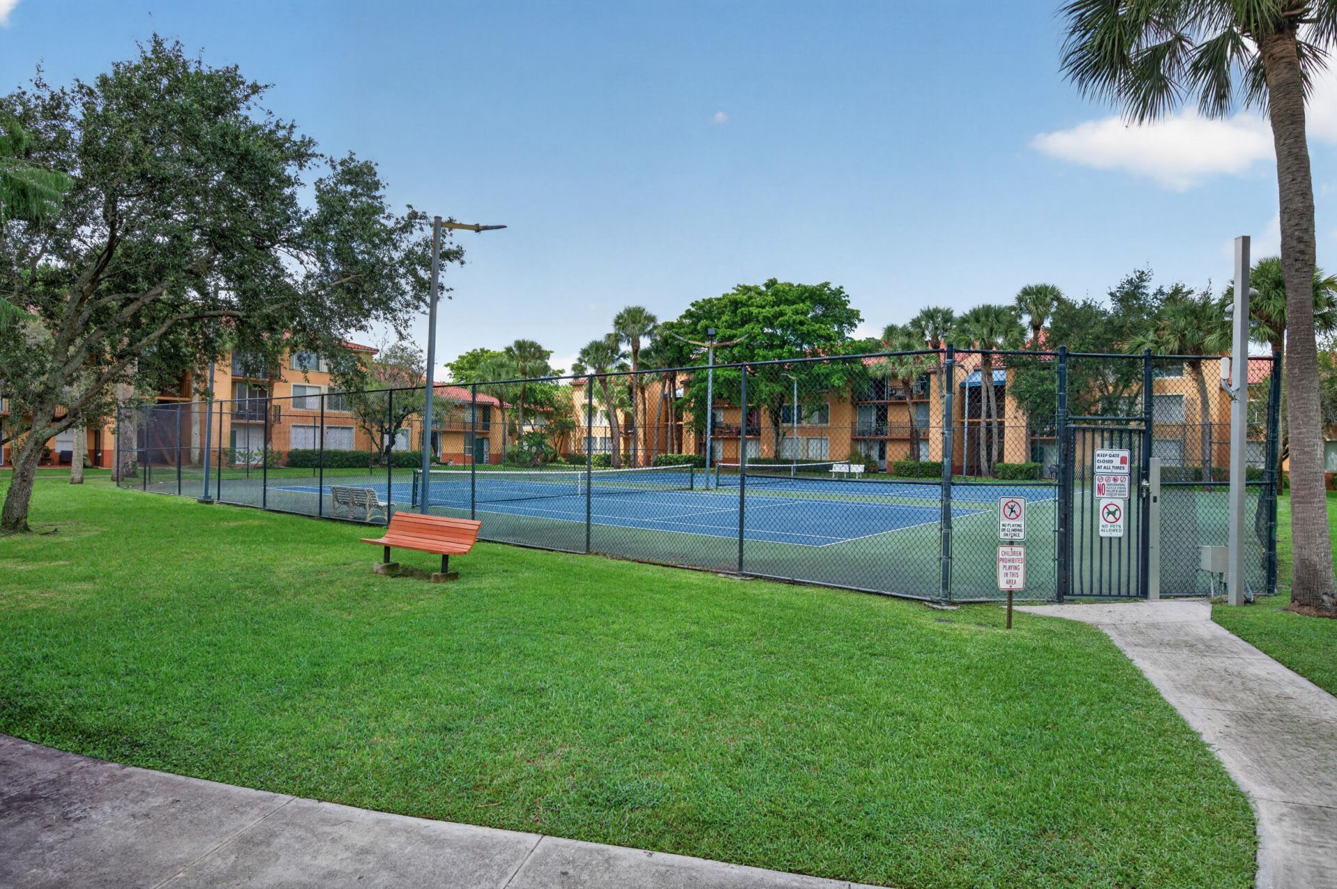 10717 Cleary Boulevard, Unit 211, Plantation, FL 33324 Photo