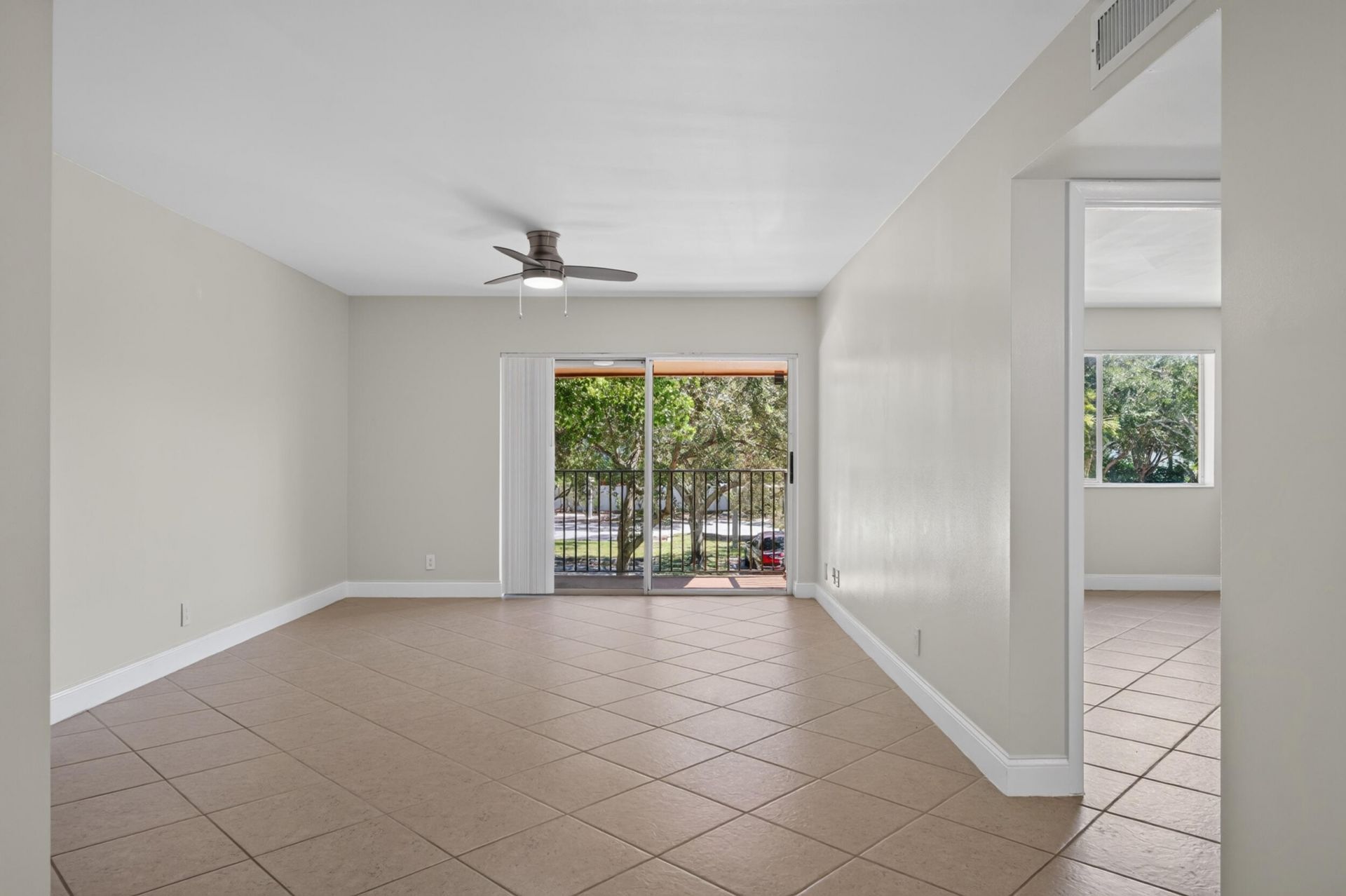 10717 Cleary Boulevard, Unit 211, Plantation, FL 33324 Photo