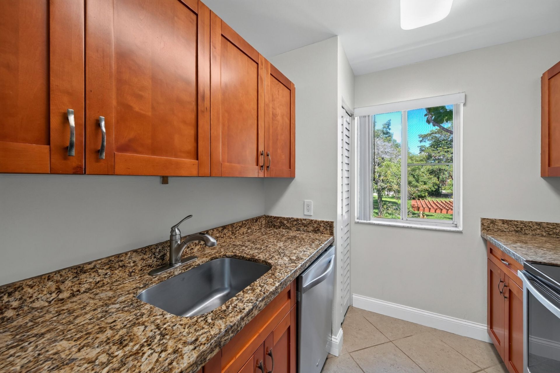 10717 Cleary Boulevard, Unit 211, Plantation, FL 33324 Photo