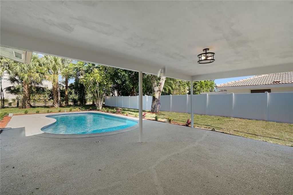 807 NW 7th Street, Boca Raton, FL 33486 Photo