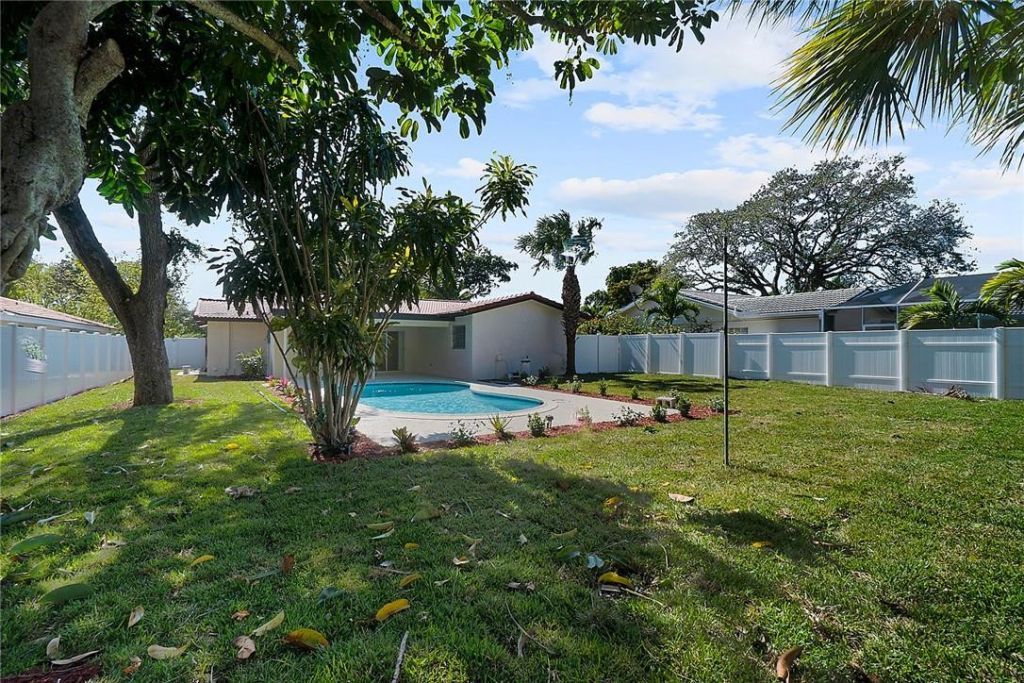 807 NW 7th Street, Boca Raton, FL 33486 Photo