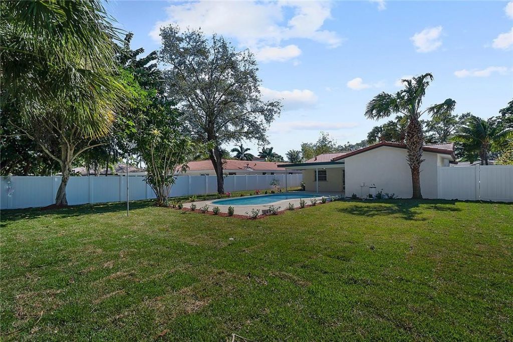 807 NW 7th Street, Boca Raton, FL 33486 Photo
