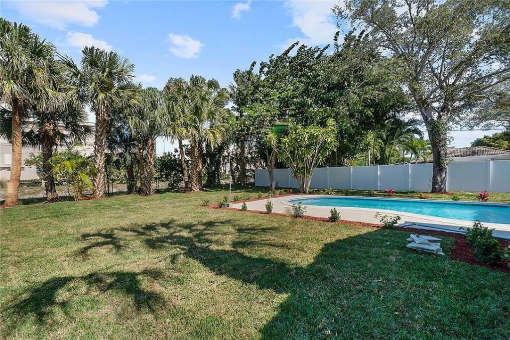 807 NW 7th Street, Boca Raton, FL 33486 Photo