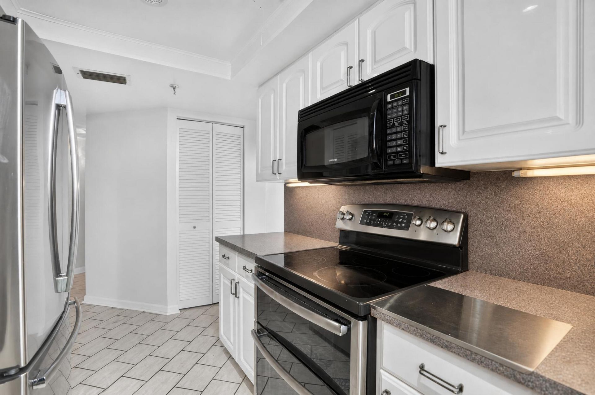 6463 La Costa Drive, Unit 402, Boca Raton, FL 33433 Photo
