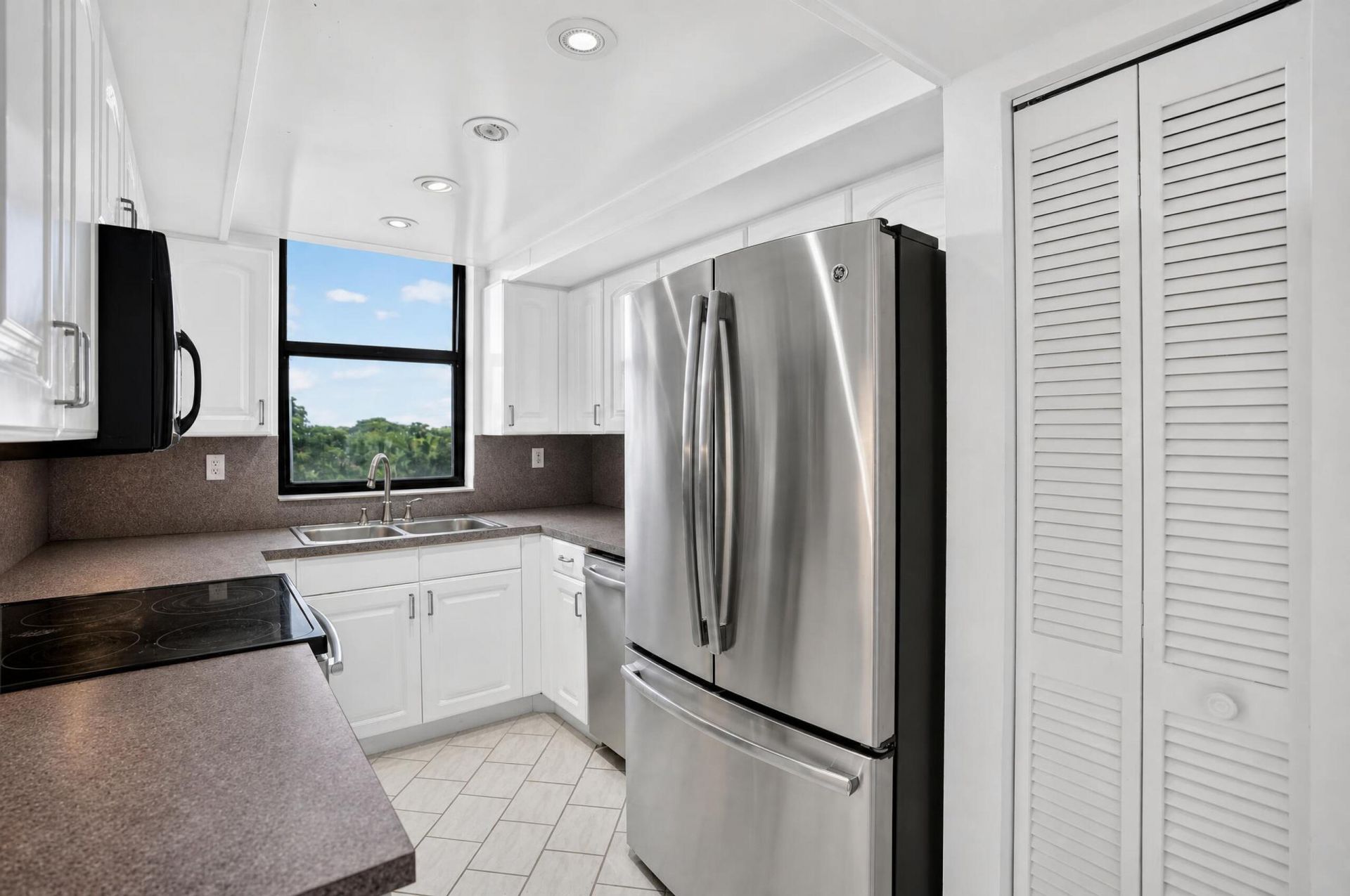6463 La Costa Drive, Unit 402, Boca Raton, FL 33433 Photo