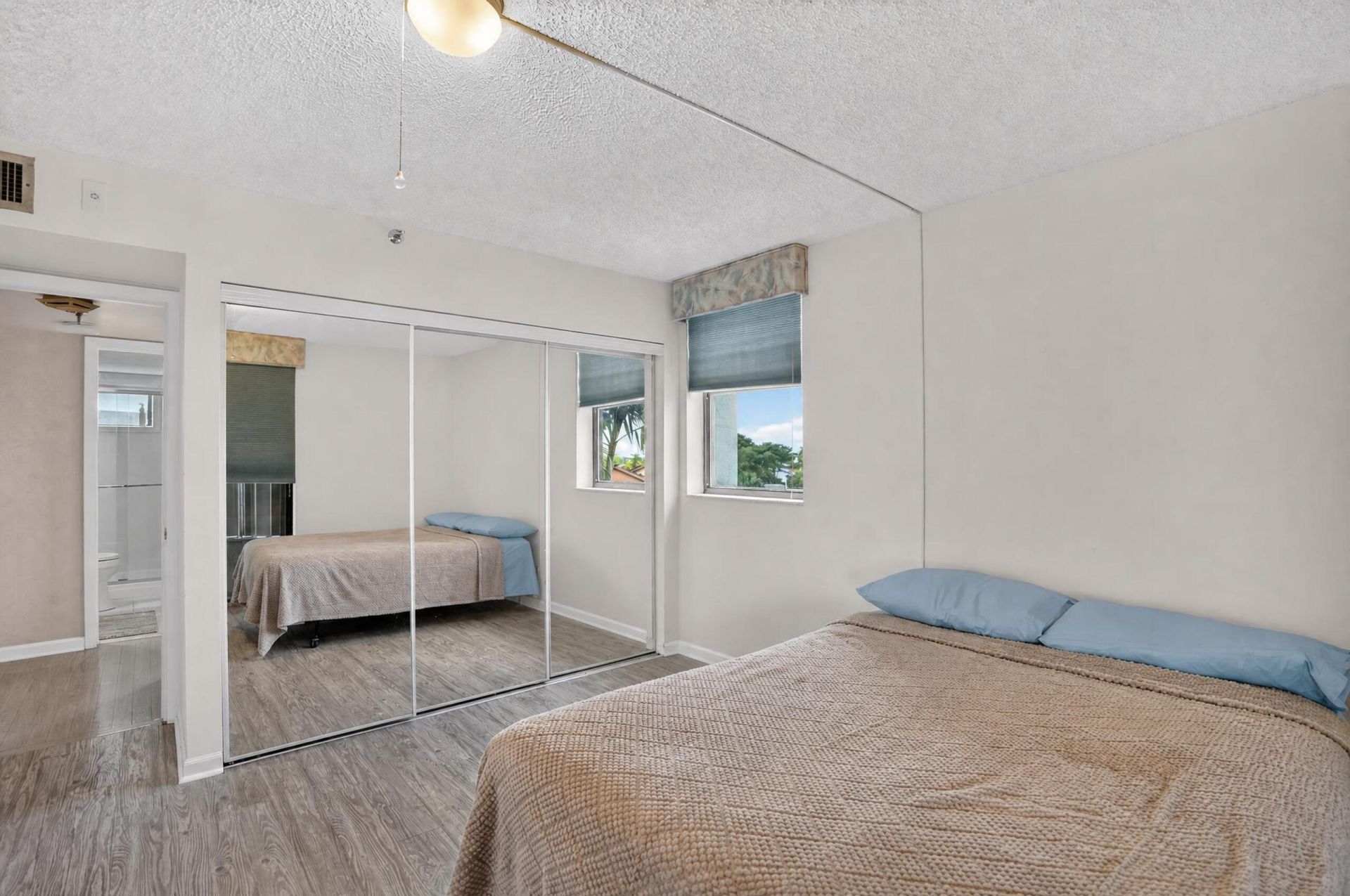 6463 La Costa Drive, Unit 402, Boca Raton, FL 33433 Photo