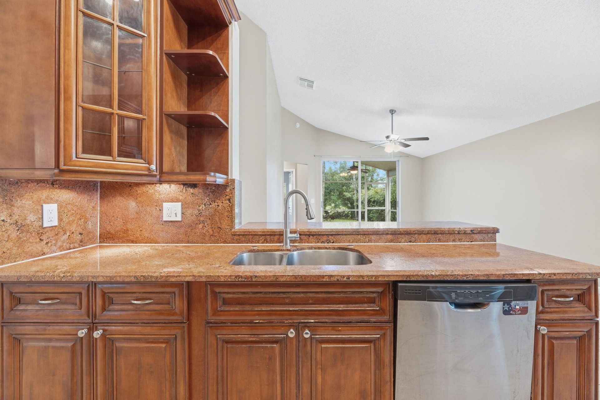9823 N Grand Duke Circle, Tamarac, FL 33321 Photo