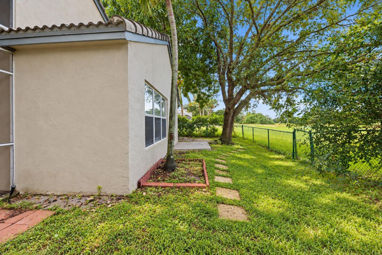 9823 N Grand Duke Circle, Tamarac, FL 33321 Photo