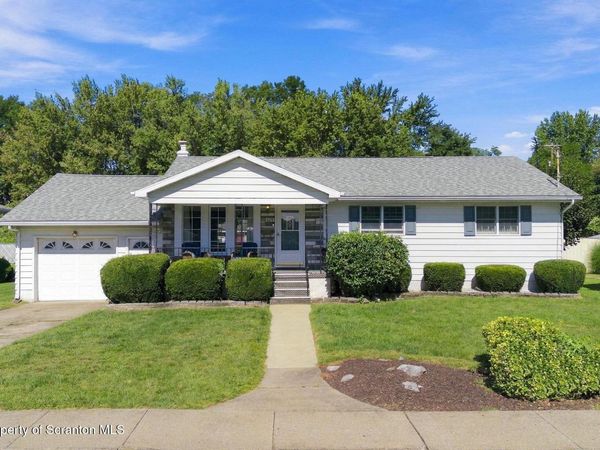 425 Dewey Street, Dickson City, PA 18519