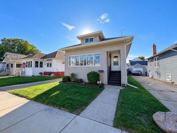 7116 37th AVENUE, Kenosha, WI 53142