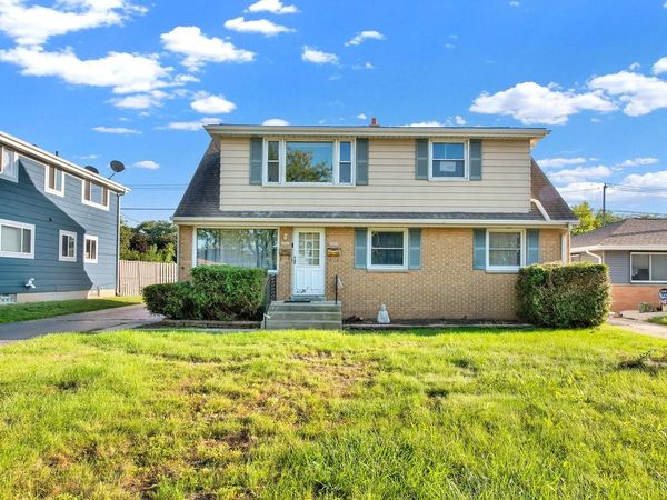 3905 E Klieforth AVENUE, Unit 3907, Cudahy, WI 53110