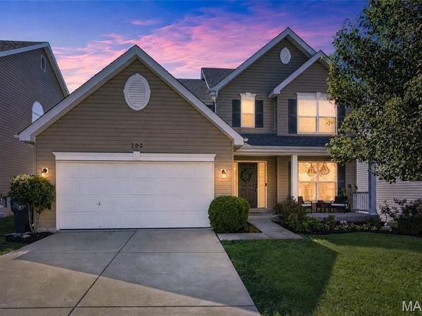 202 Wyndtrace Court , Lake St Louis, MO 63367