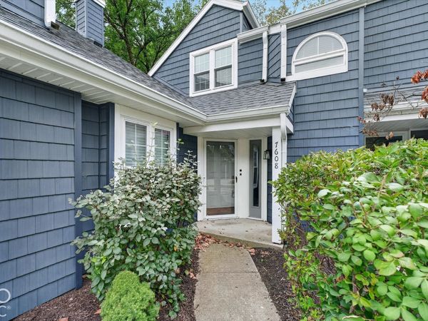 7608 Harbour Isle, Indianapolis, IN 46240