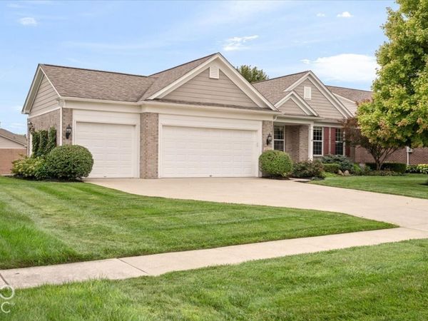8923 W Cobblestone Drive W, Zionsville, IN 46077