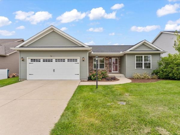 35 Lodge Trail , Monticello, IL 61856