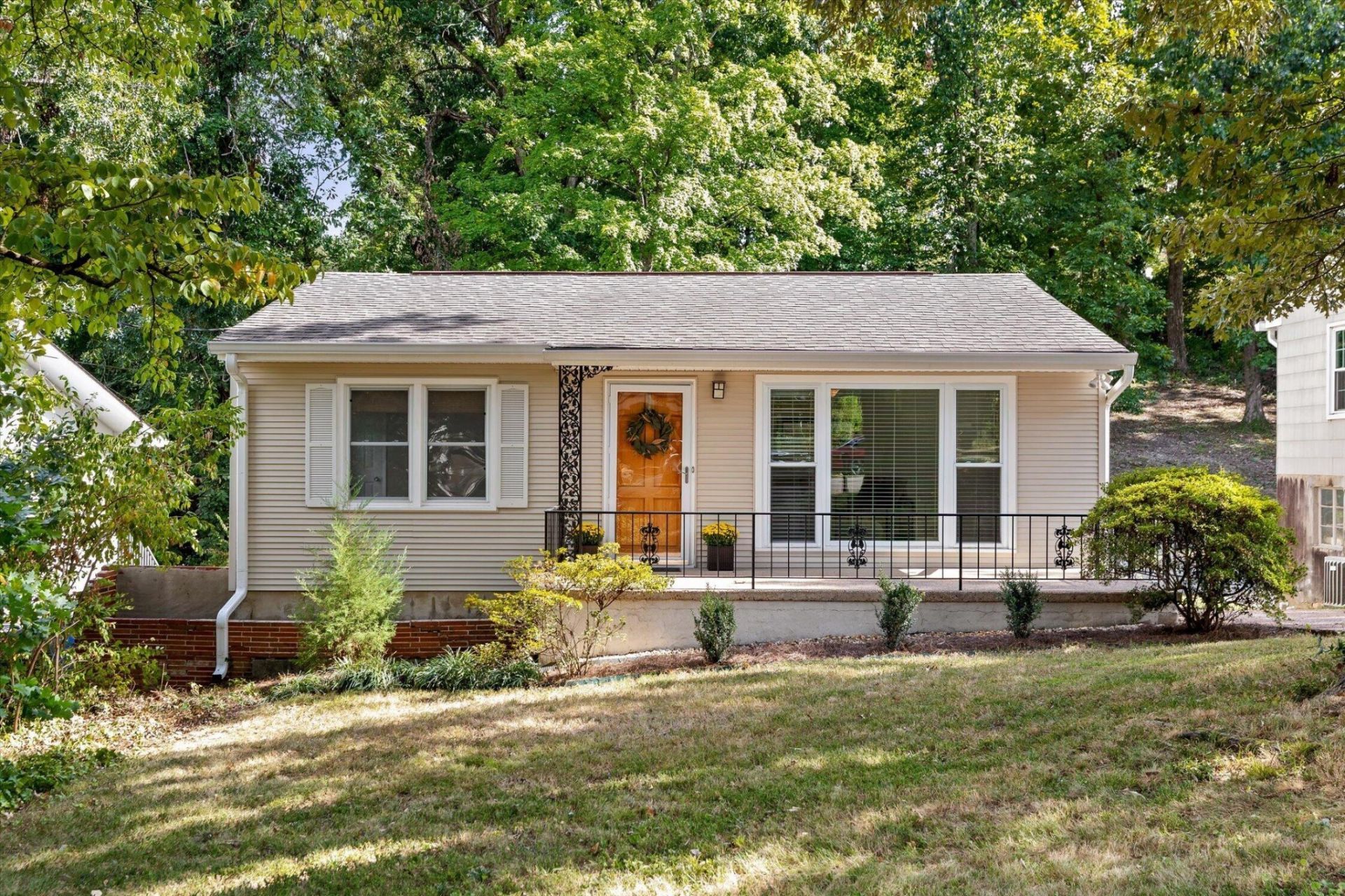 1014 Summer Street, Chattanooga, TN 37405 Main Photo