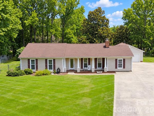 7904 Saddleview Court, Charlotte, NC 28215