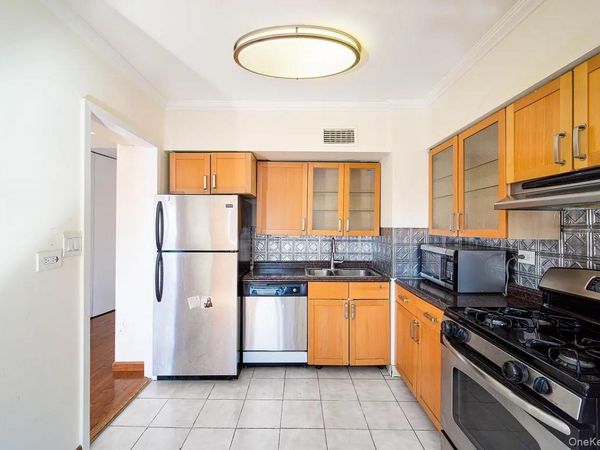 119-49 Union Turnpike , Unit 6C, Forest Hills, NY 11375