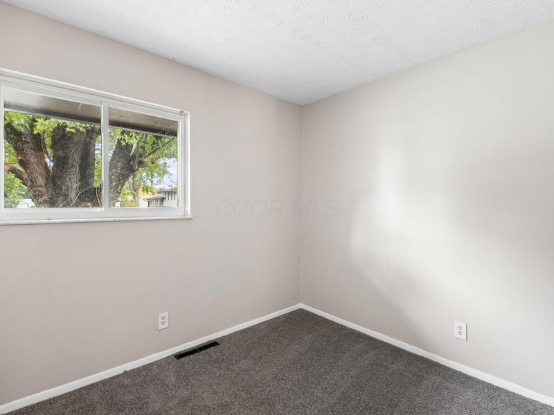 5104 Benham Drive , Columbus, OH 43232 Photo 17