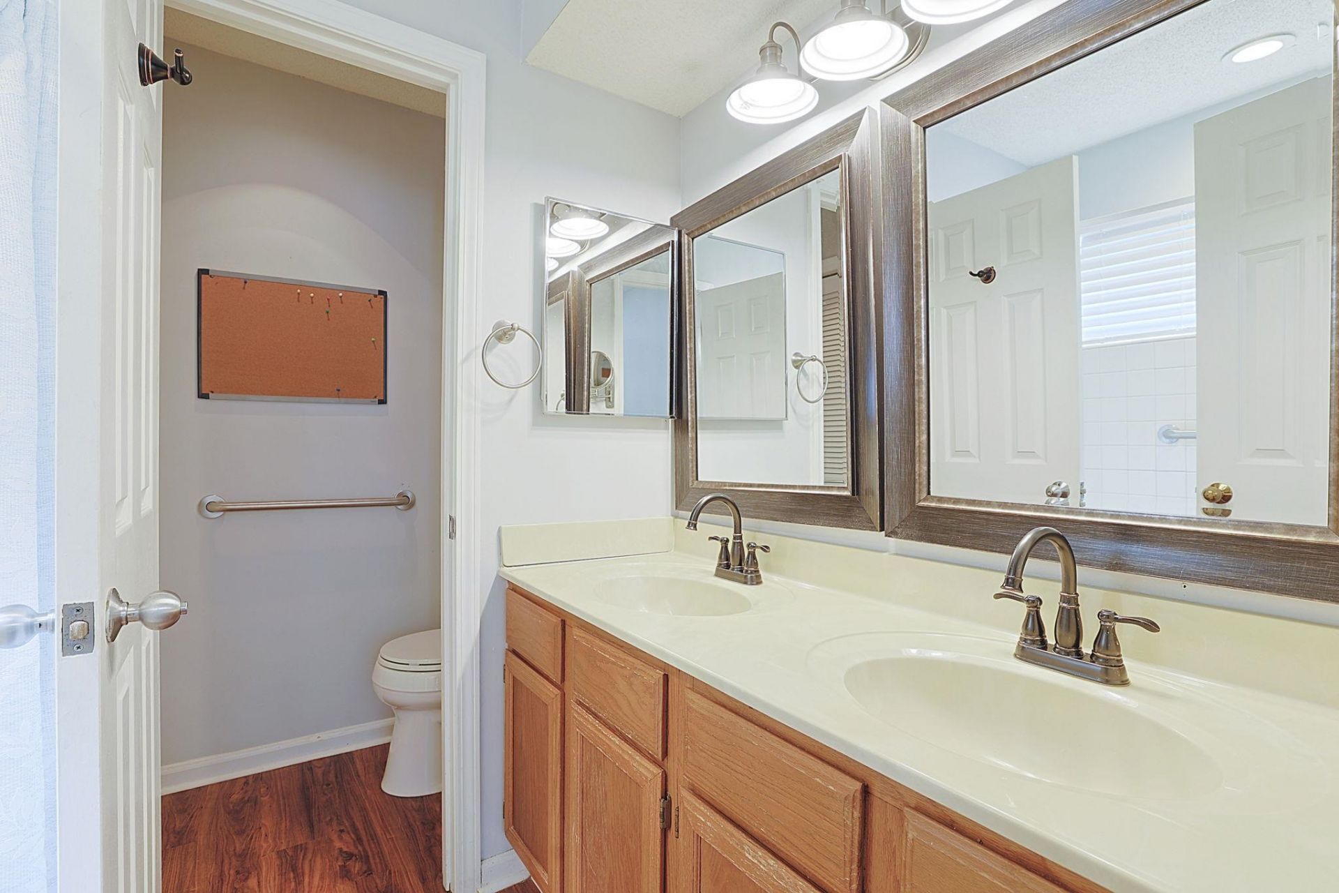 4601 Greenbriar Dr. Photo 14