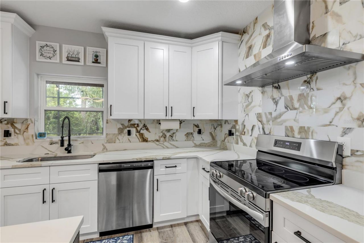 925 11th Avenue , Deland, FL 32724 Photo