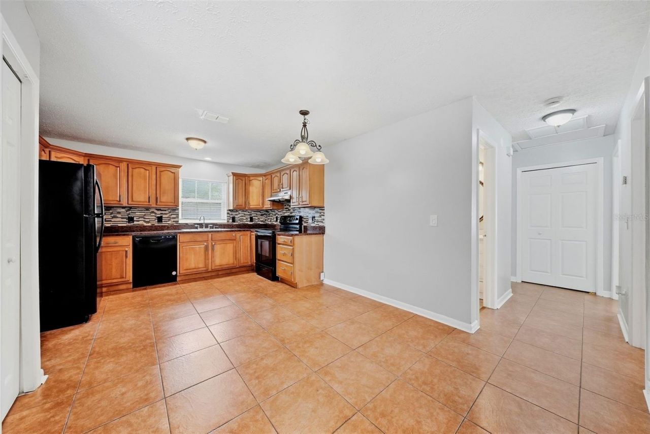 8904 N Boulevard, Tampa, FL 33604 Photo