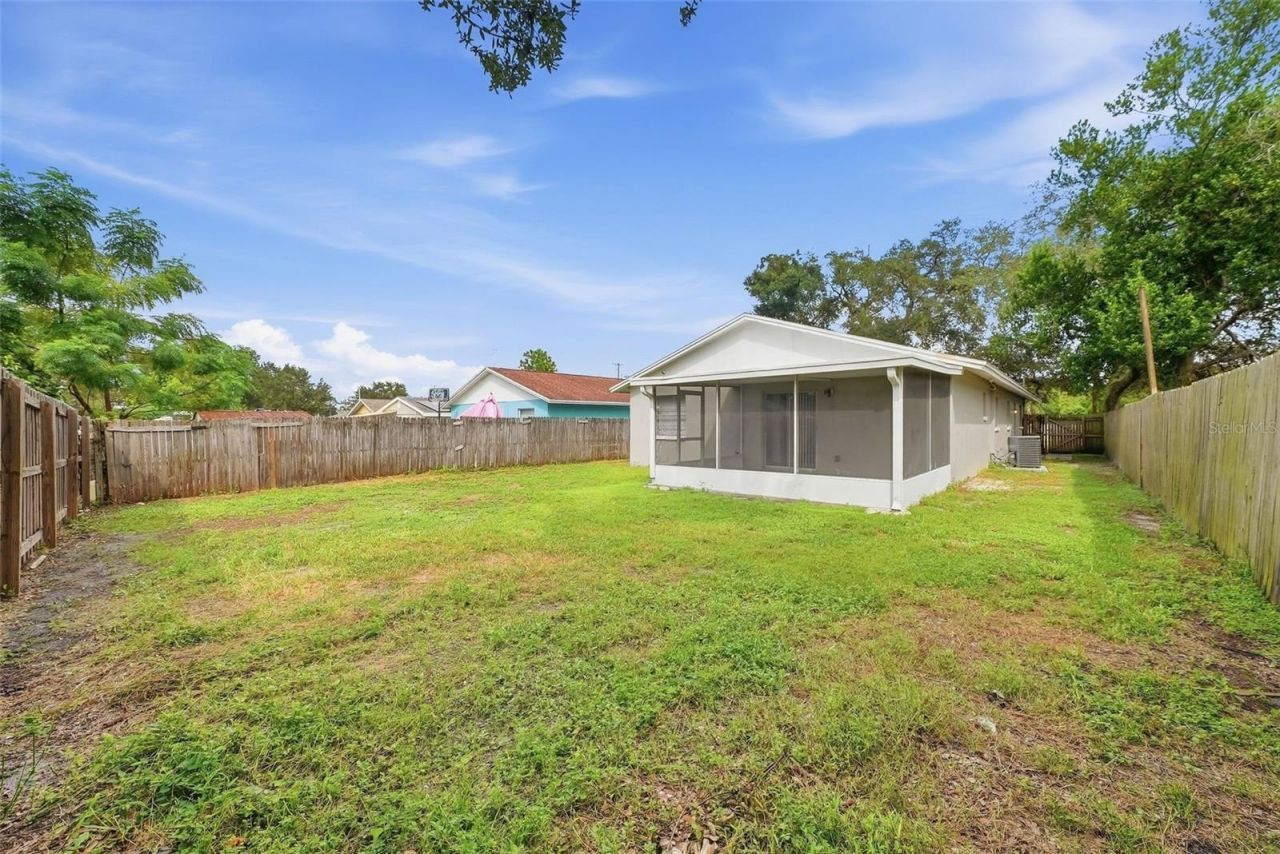 8904 N Boulevard, Tampa, FL 33604 Photo