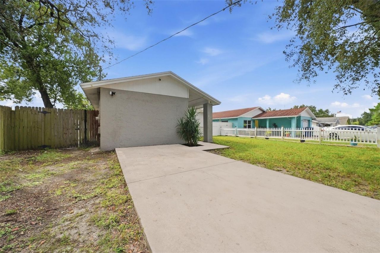 8904 N Boulevard, Tampa, FL 33604 Photo