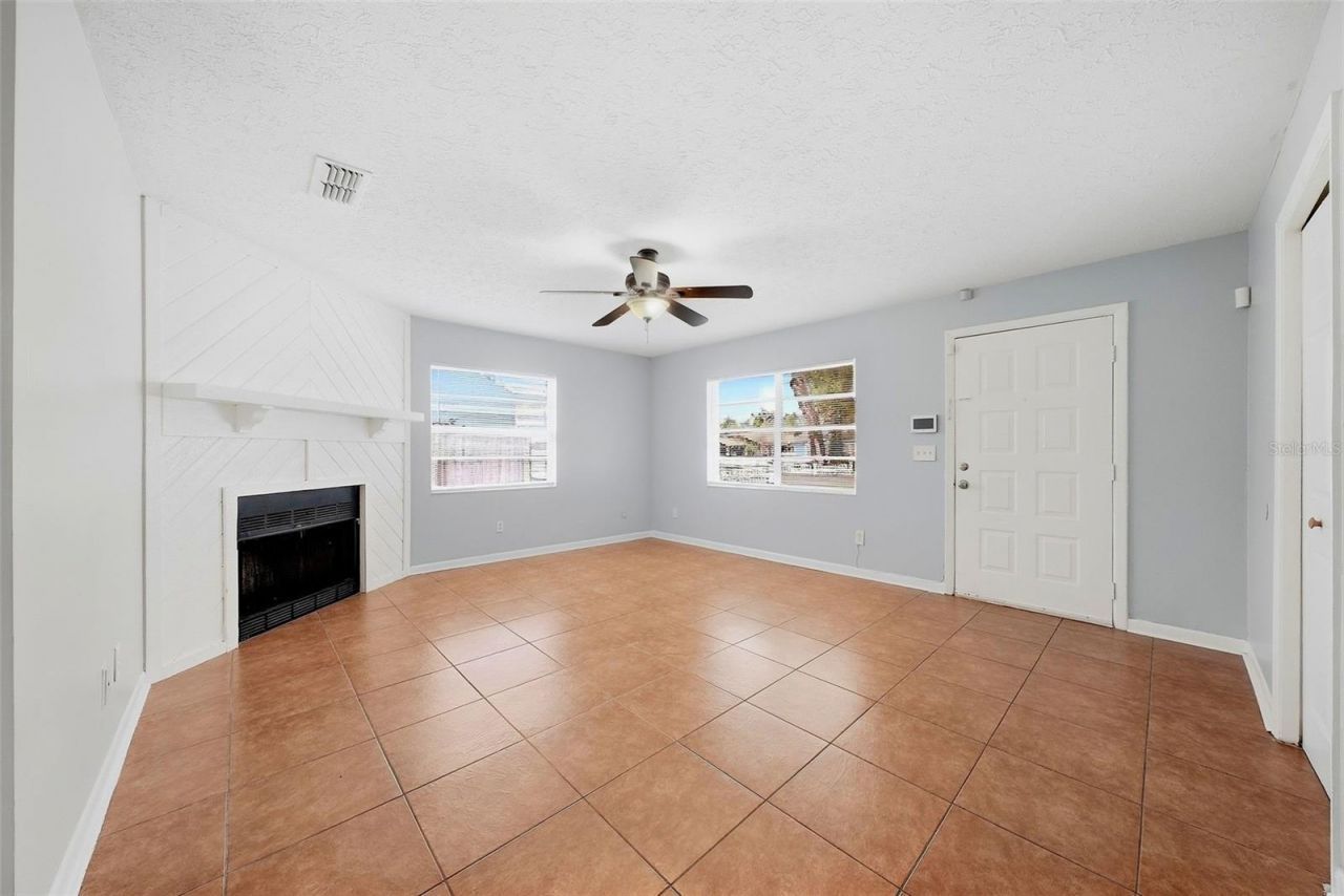 8904 N Boulevard, Tampa, FL 33604 Photo
