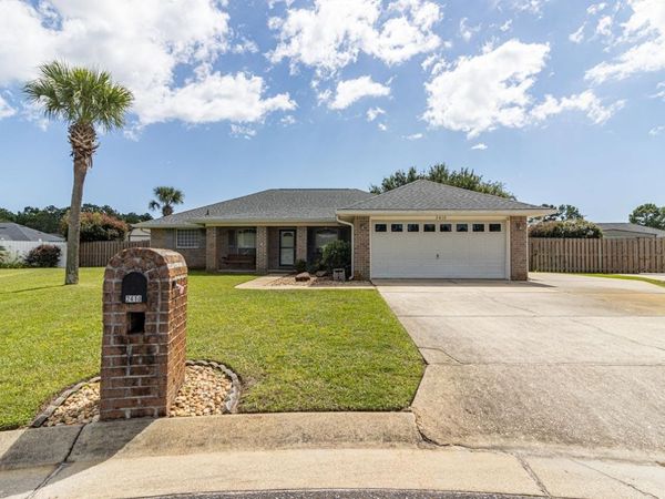 2410 Ennis Court, Navarre, FL 32566