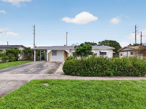 631 SW 10TH Court, Deerfield Beach, FL 33441