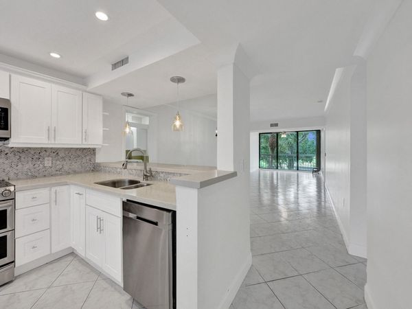 6169 BALBOA Circle, Unit 306, Boca Raton, FL 33433