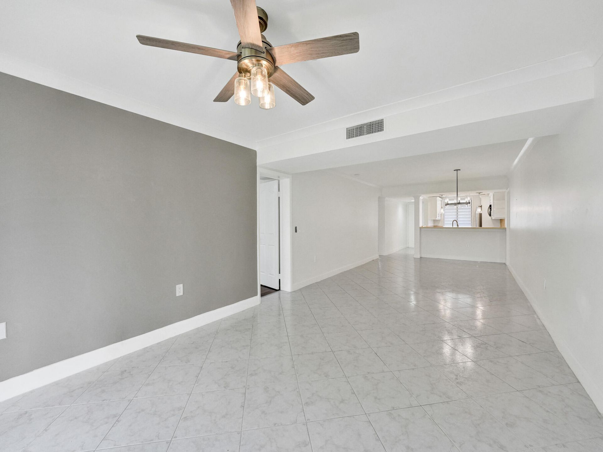 6169 Balboa Circle, Unit 306, Boca Raton, FL 33433 Photo