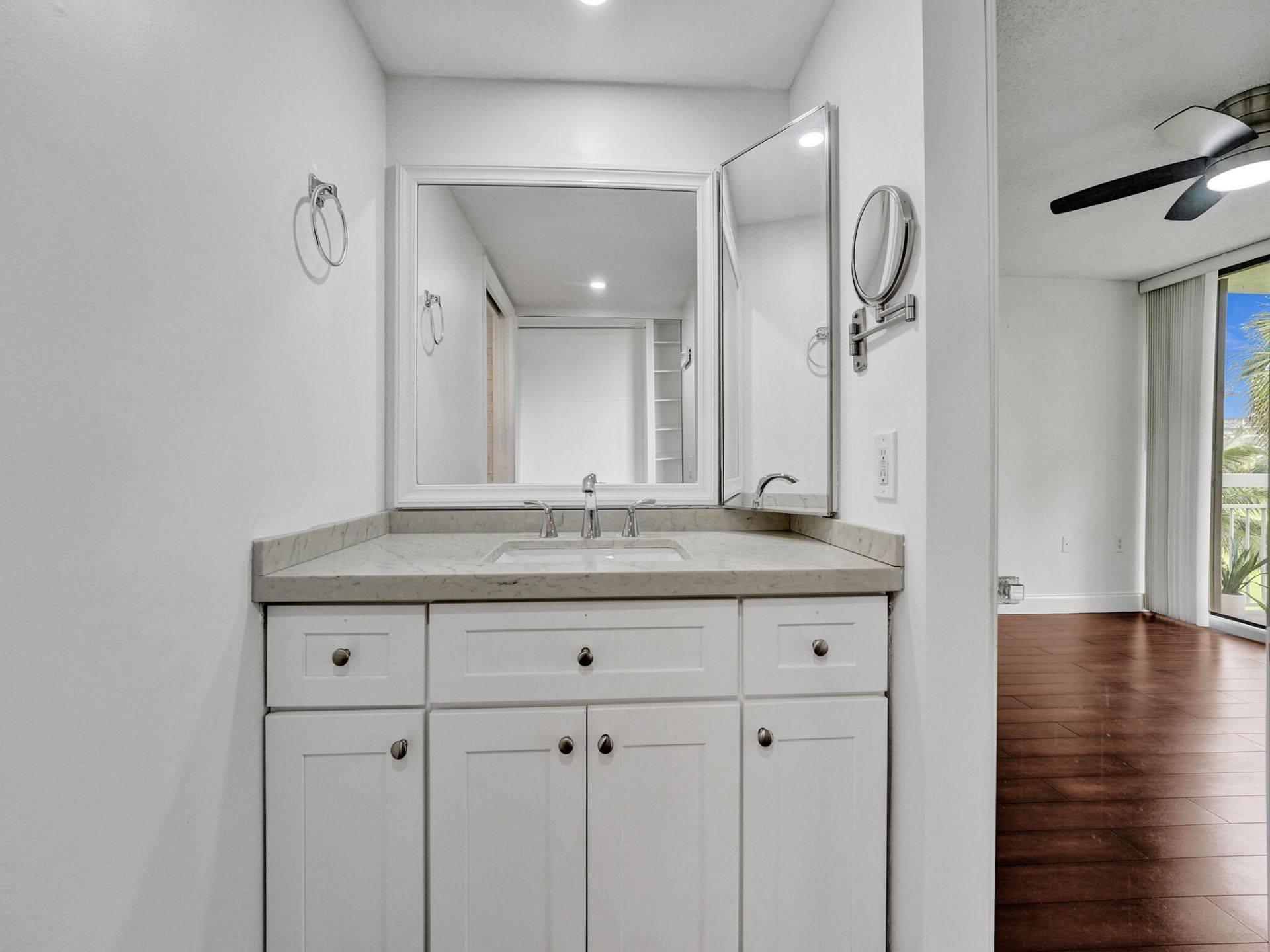 6169 Balboa Circle, Unit 306, Boca Raton, FL 33433 Photo