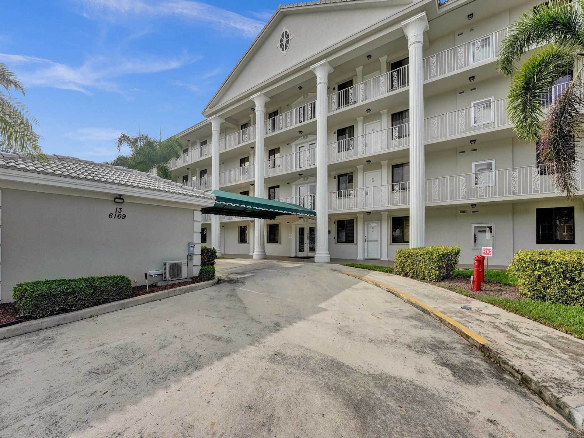 6169 Balboa Circle, Unit 306, Boca Raton, FL 33433 Photo