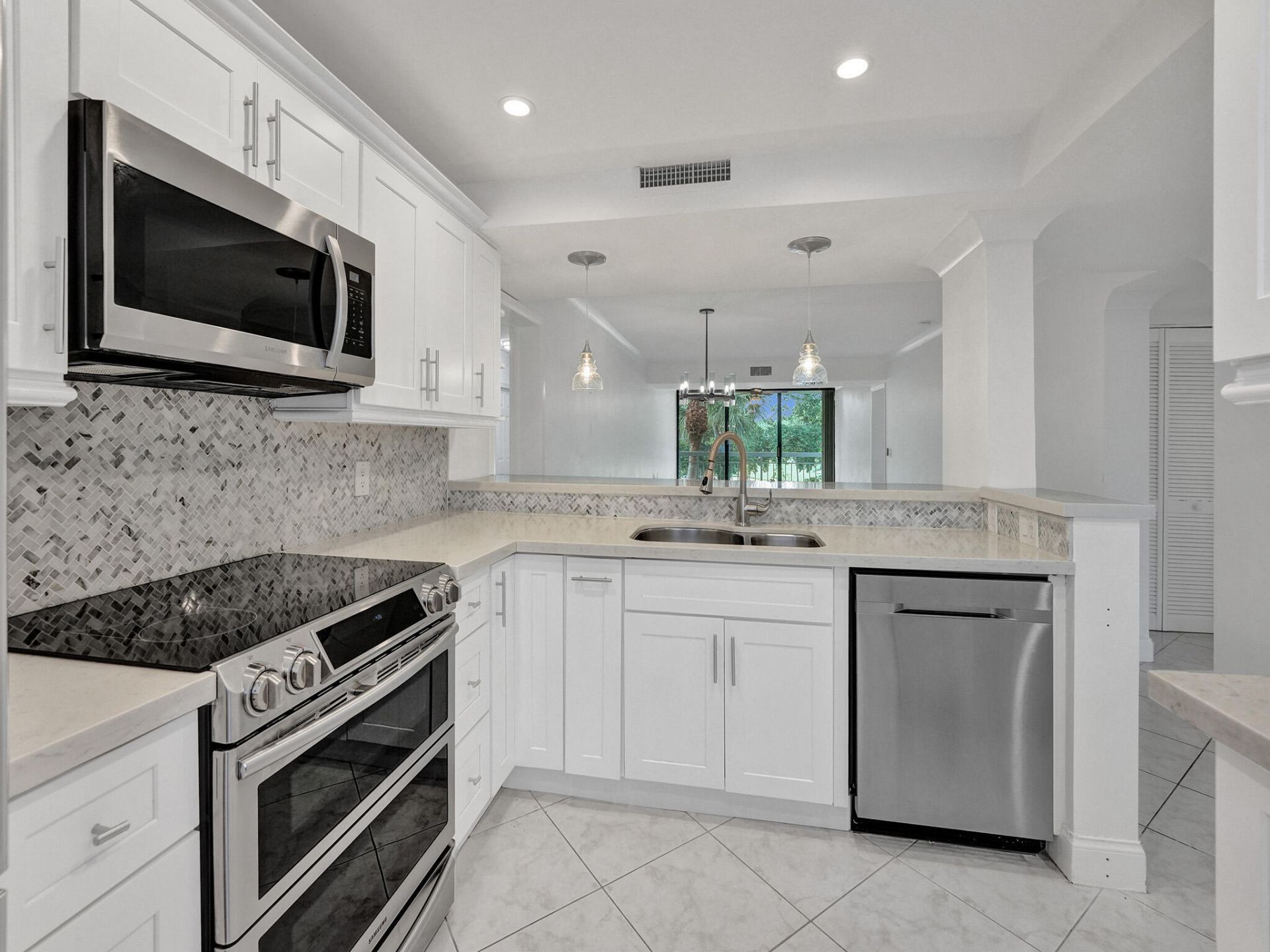 6169 Balboa Circle, Unit 306, Boca Raton, FL 33433 Photo