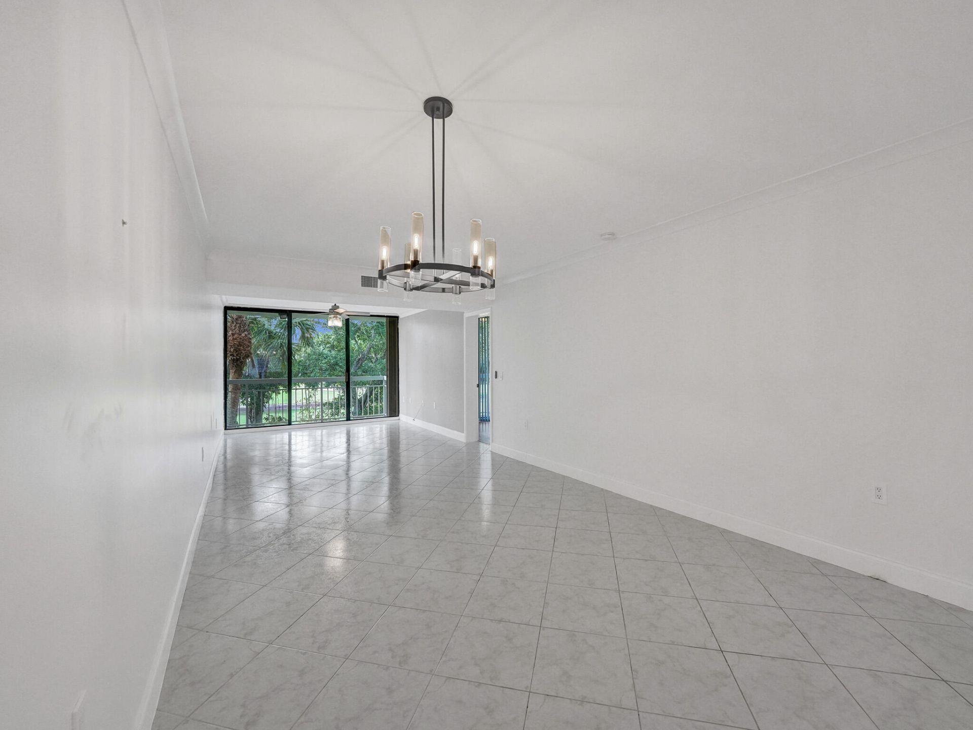 6169 Balboa Circle, Unit 306, Boca Raton, FL 33433 Photo
