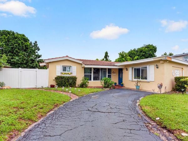 3550 NW 33RD Terrace W, Lauderdale Lakes, FL 33309