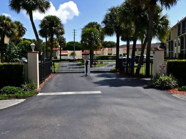 2050 OLEANDER Avenue, Unit 2-106, Fort Pierce, FL 34950