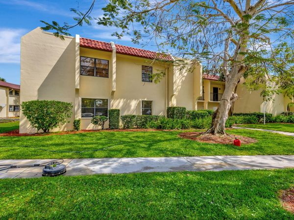 2050 OLEANDER Avenue, Unit 2-106, Fort Pierce, FL 34950