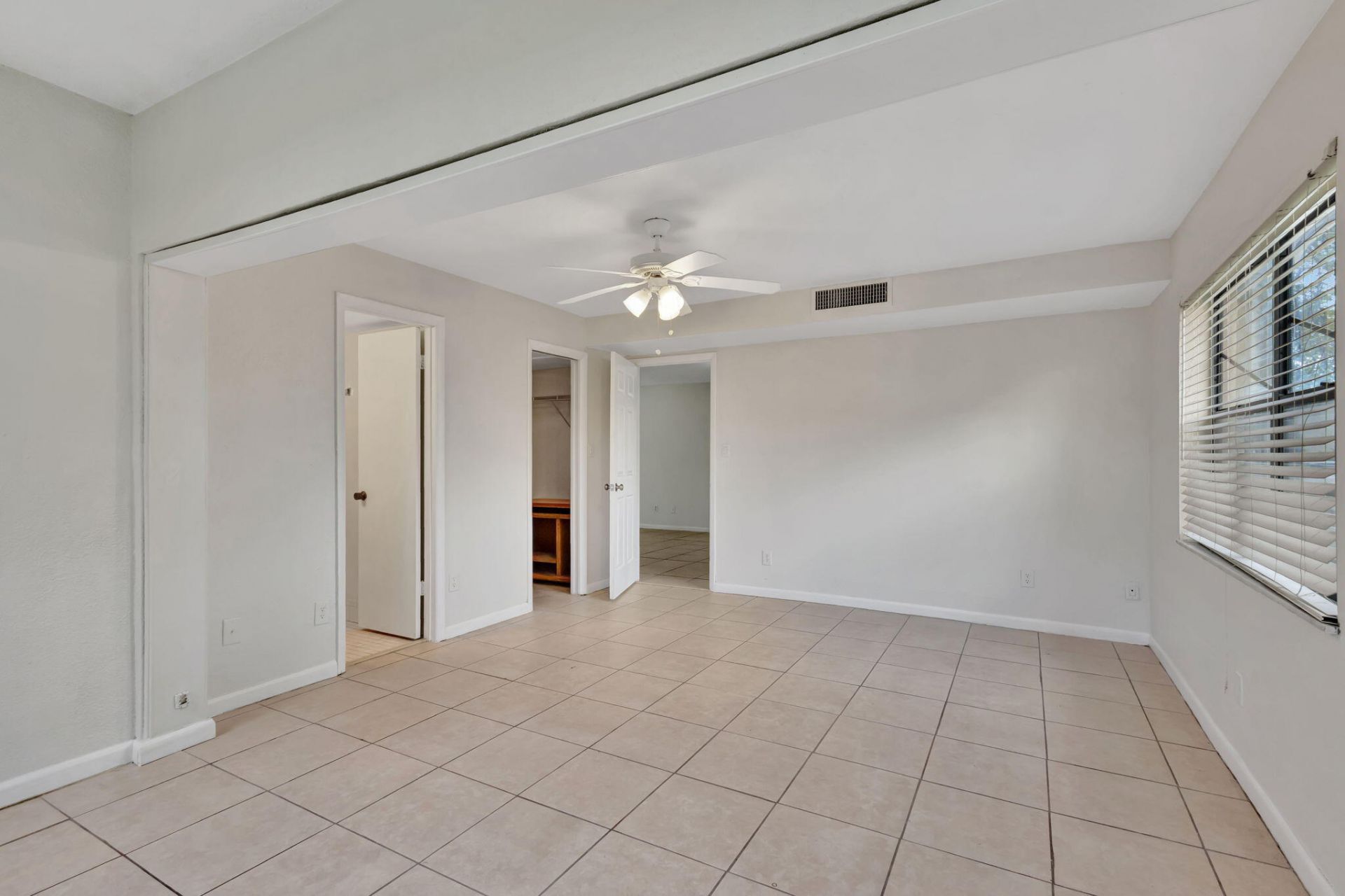 2050 Oleander Avenue, Unit 2-106, Fort Pierce, FL 34950 Photo