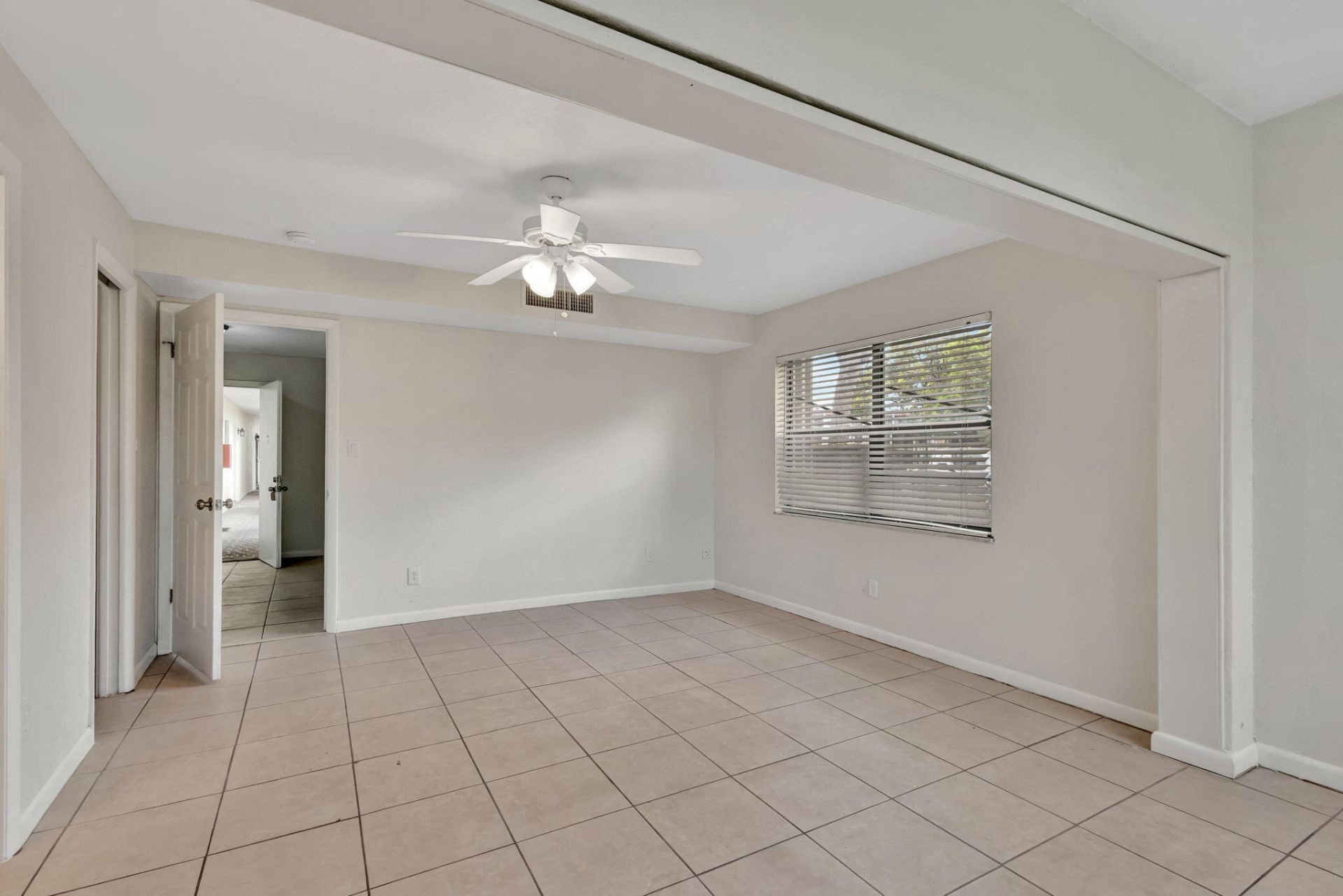 2050 Oleander Avenue, Unit 2-106, Fort Pierce, FL 34950 Photo